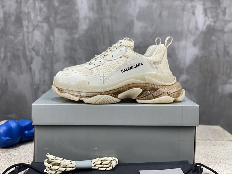 BALENCIAGA SNEAKERS (520)