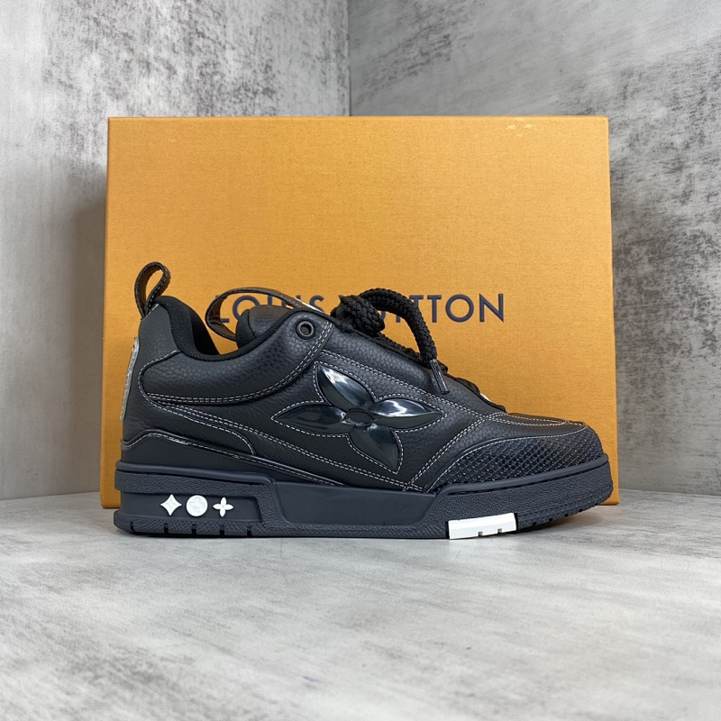 LOUIS VUITTON SNEAKERS (495)