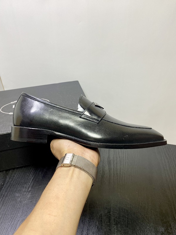 PRADA SHOES (483)