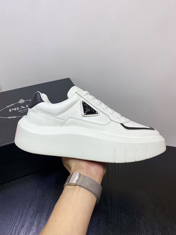PRADA SHOES (493)