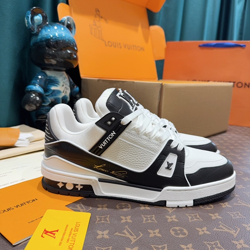 LOUIS VUITTON SNEAKERS (139)