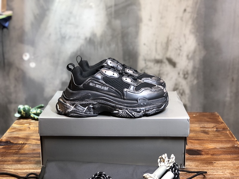 BALENCIAGA SNEAKERS (717)
