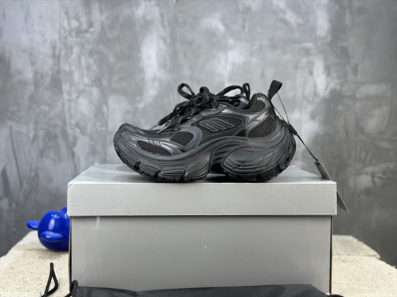 BALENCIAGA SNEAKERS (348)