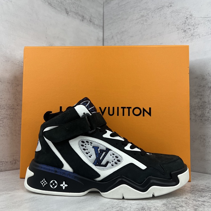 LOUIS VUITTON SNEAKERS (620)