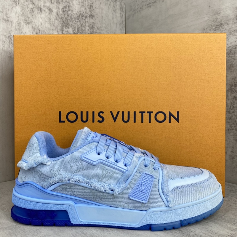 LOUIS VUITTON SNEAKERS (533)