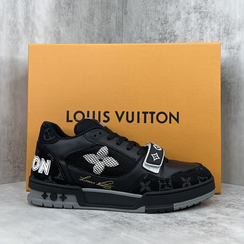 LOUIS VUITTON SNEAKERS (605)