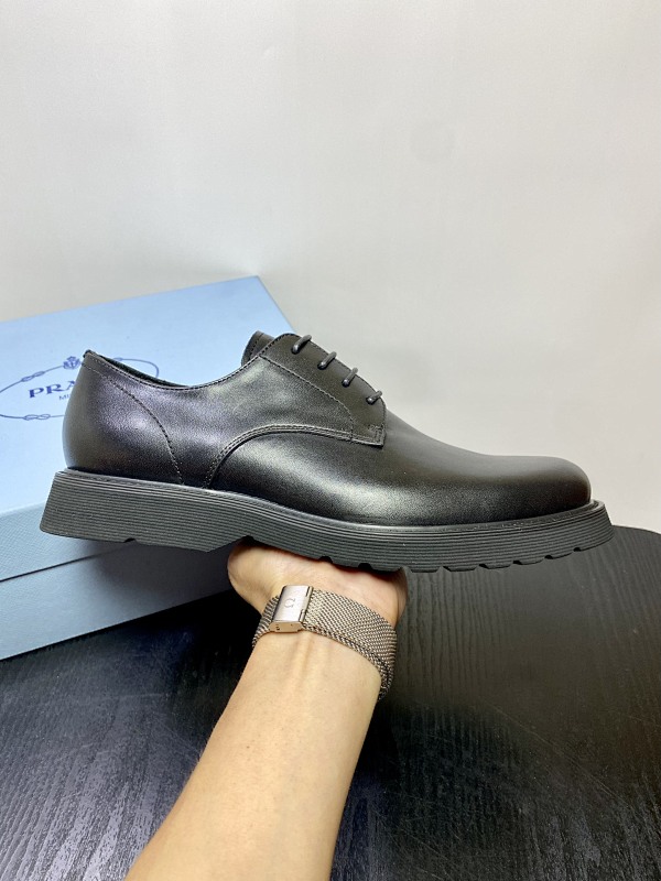 PRADA SHOES (528)