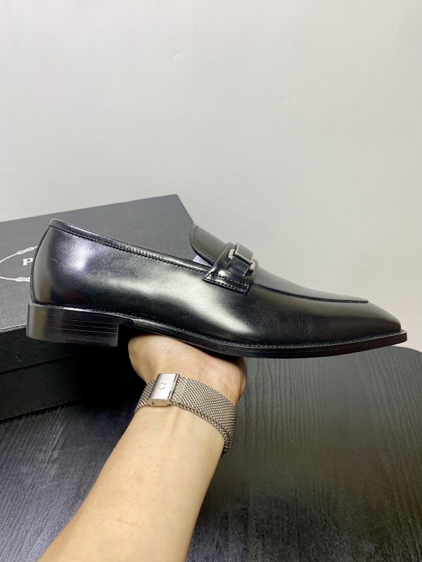 PRADA SHOES (477)
