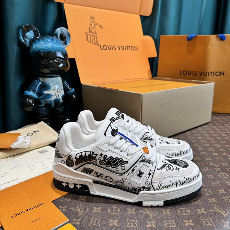 LOUIS VUITTON SNEAKERS (222)