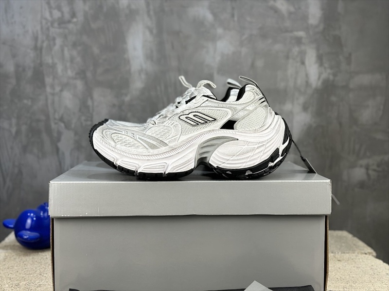 BALENCIAGA SNEAKERS (416)
