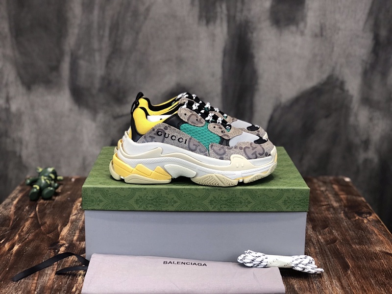 BALENCIAGA SNEAKERS (712)