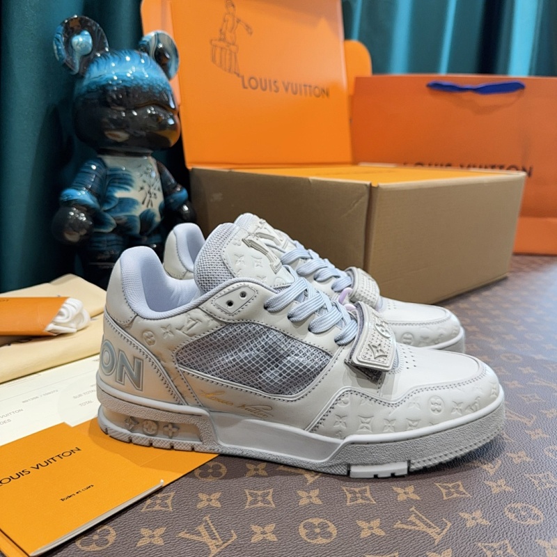 LOUIS VUITTON SNEAKERS (114)