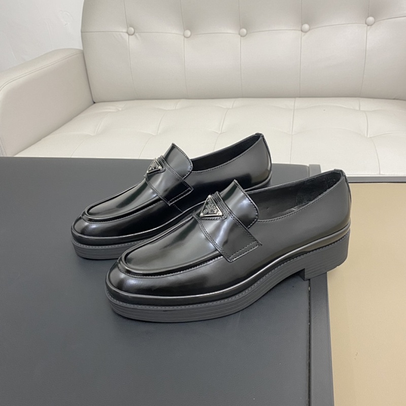 PRADA SHOES (121)