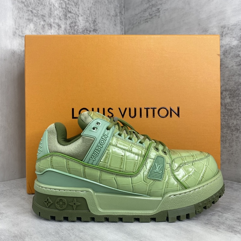 LOUIS VUITTON SHOES (700)
