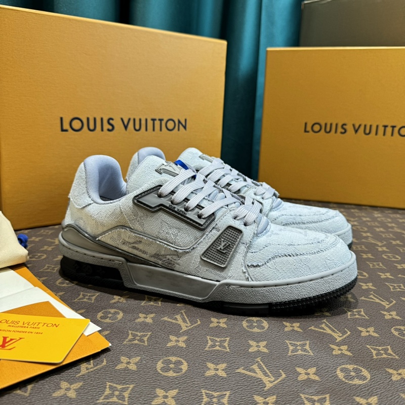 LOUIS VUITTON SNEAKERS (408)