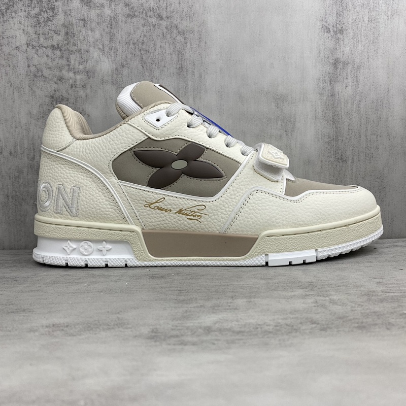 LOUIS VUITTON SNEAKERS (171)