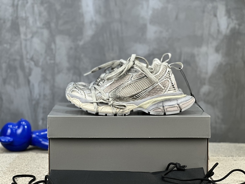 BALENCIAGA SNEAKERS (32)