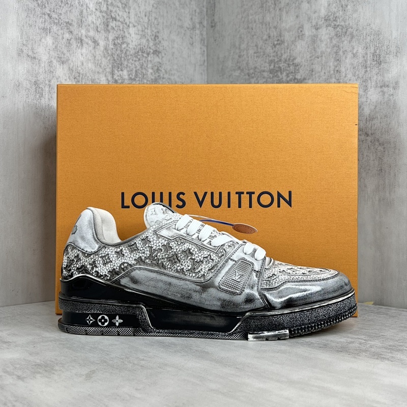 LOUIS VUITTON SNEAKERS (538)
