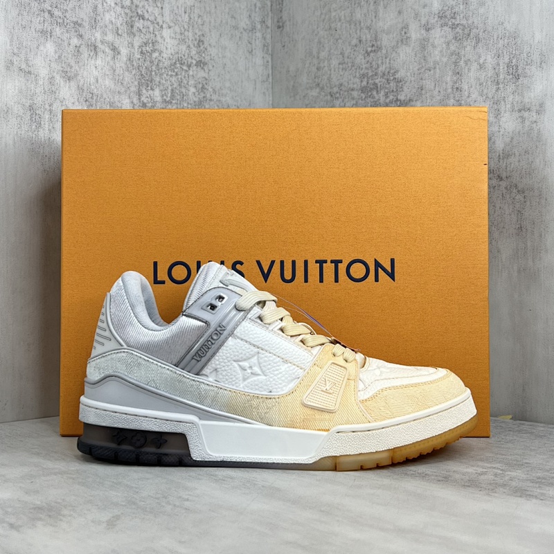 LOUIS VUITTON SHOES (543)