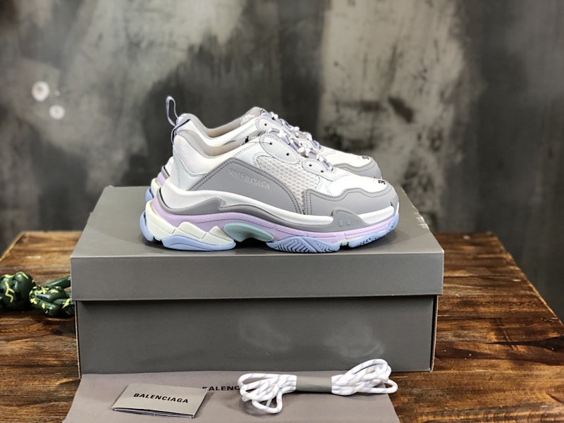 BALENCIAGA SNEAKERS (743)