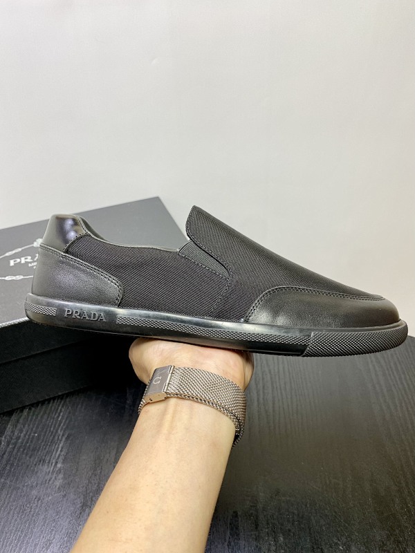PRADA SHOES (573)