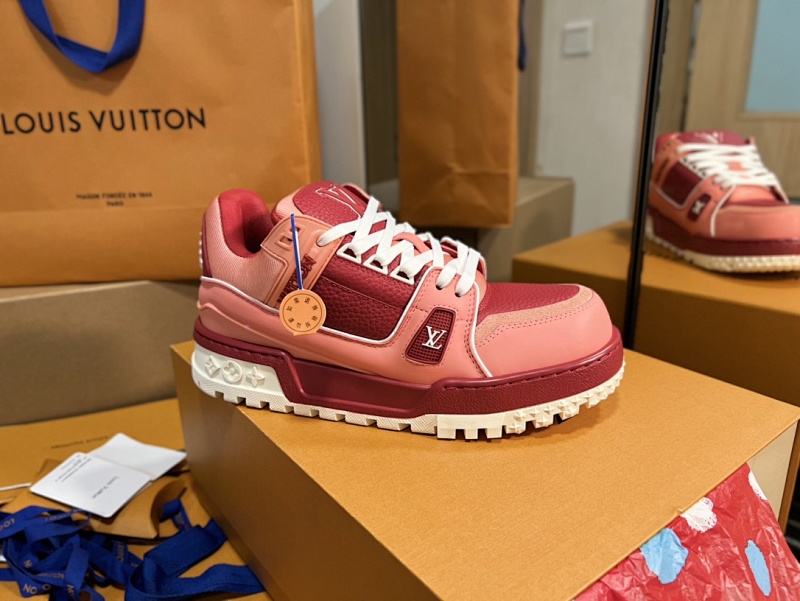 LOUIS VUITTON SNEAKERS (191)