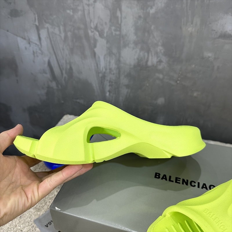 BALENCIAGA SNEAKERS (318)