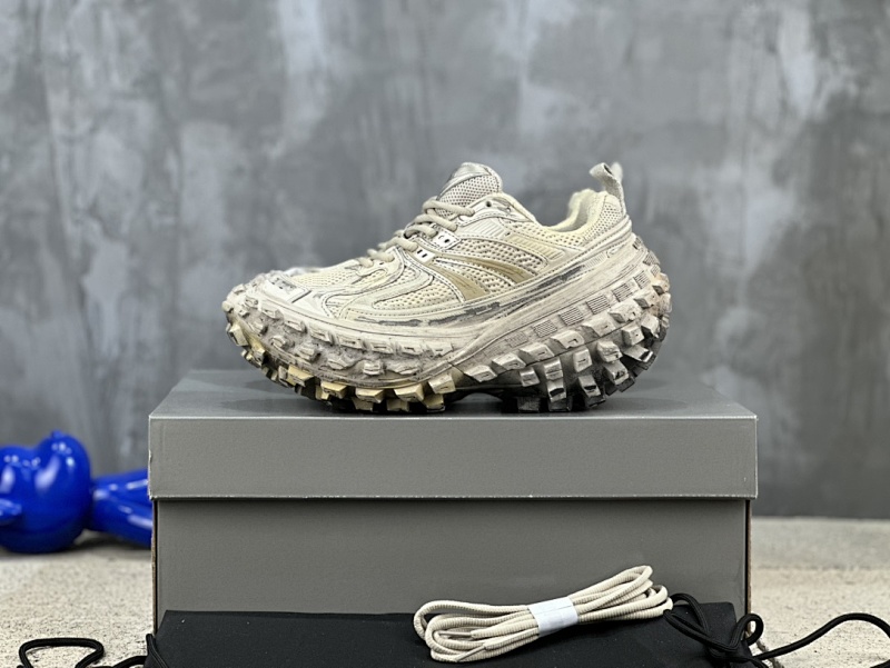 BALENCIAGA SNEAKERS (686)