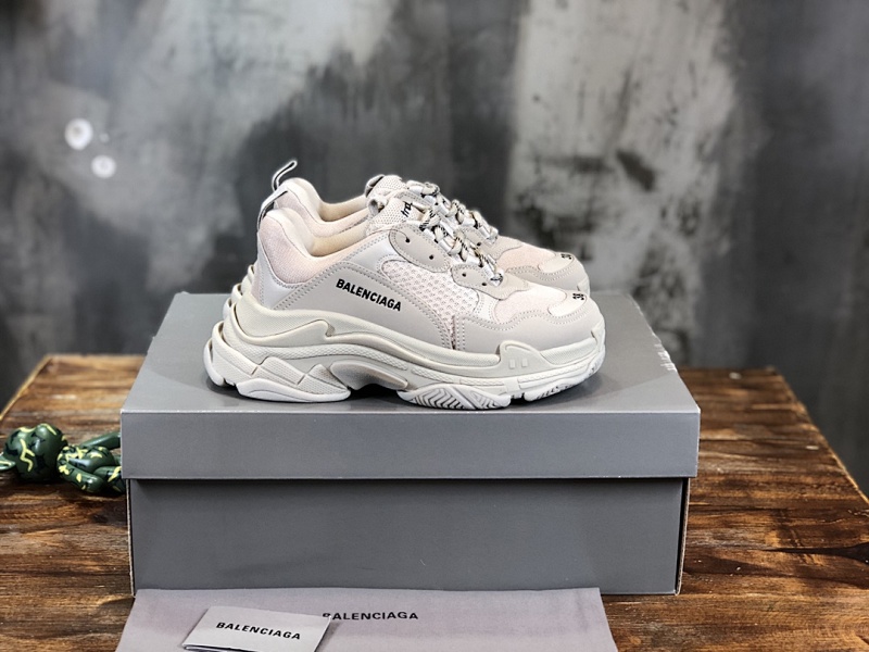 BALENCIAGA SNEAKERS (742)