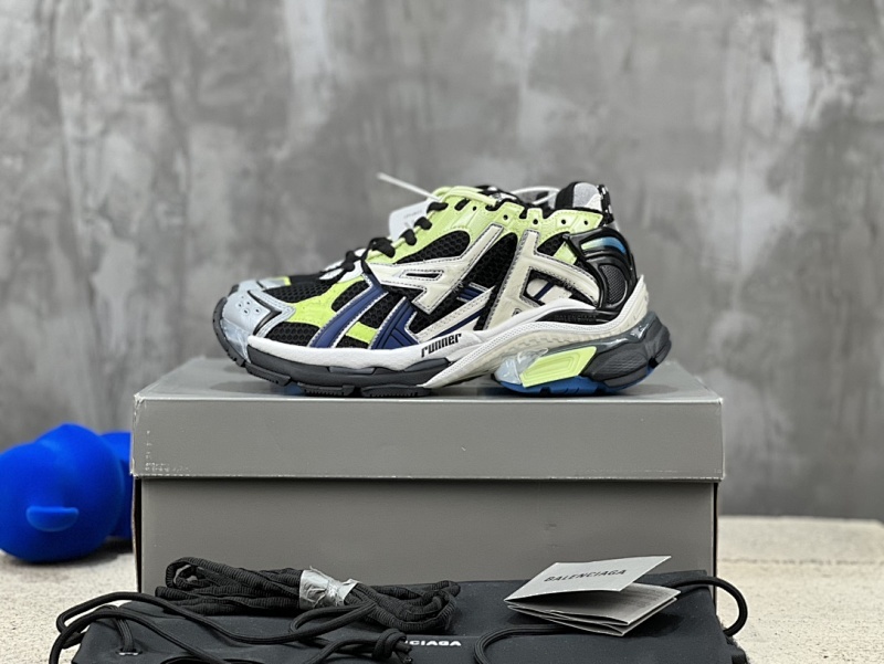 BALENCIAGA SNEAKERS (561)