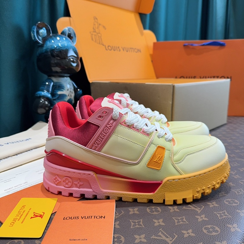 LOUIS VUITTON SNEAKERS (182)