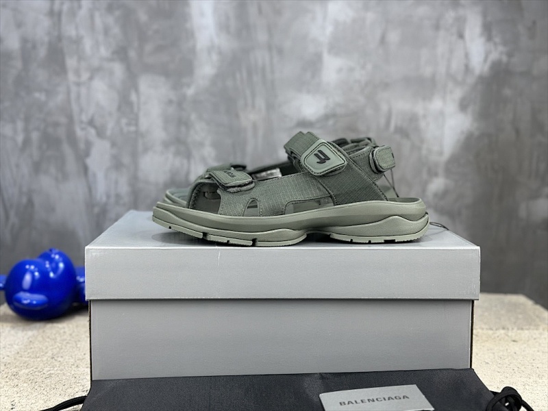BALENCIAGA SNEAKERS (266)