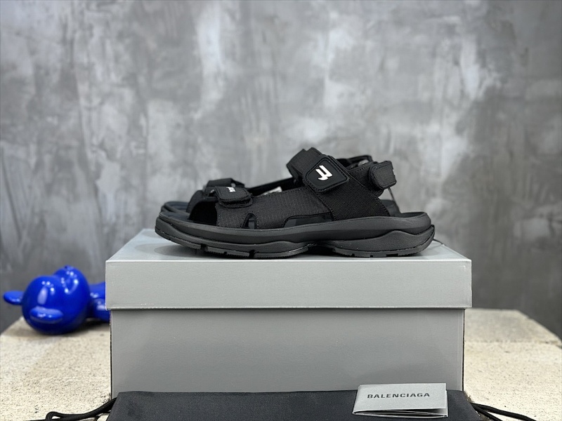 BALENCIAGA SNEAKERS (276)