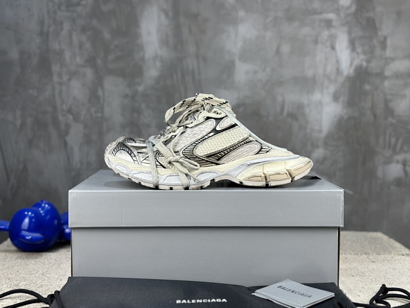 BALENCIAGA SNEAKERS (363)