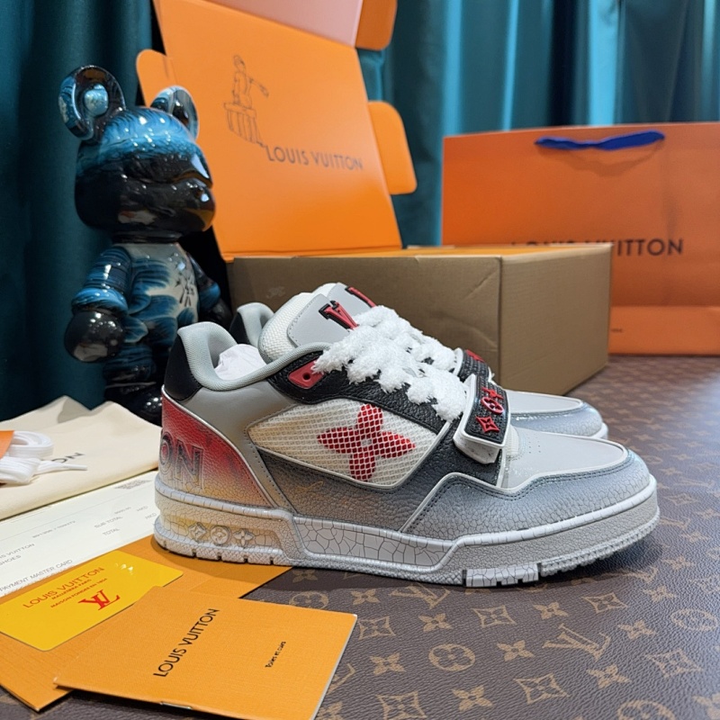 LOUIS VUITTON SNEAKERS (111)
