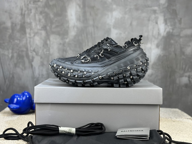 BALENCIAGA SNEAKERS (240)