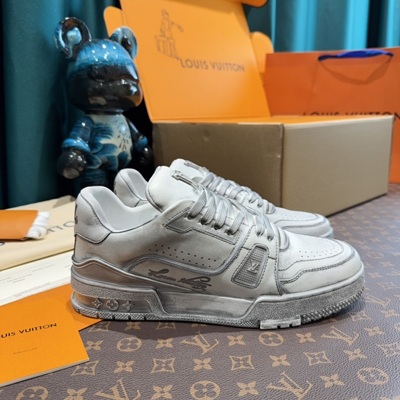 LOUIS VUITTON SNEAKERS (143)