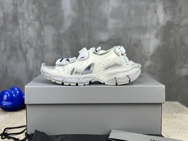 BALENCIAGA SNEAKERS (283)