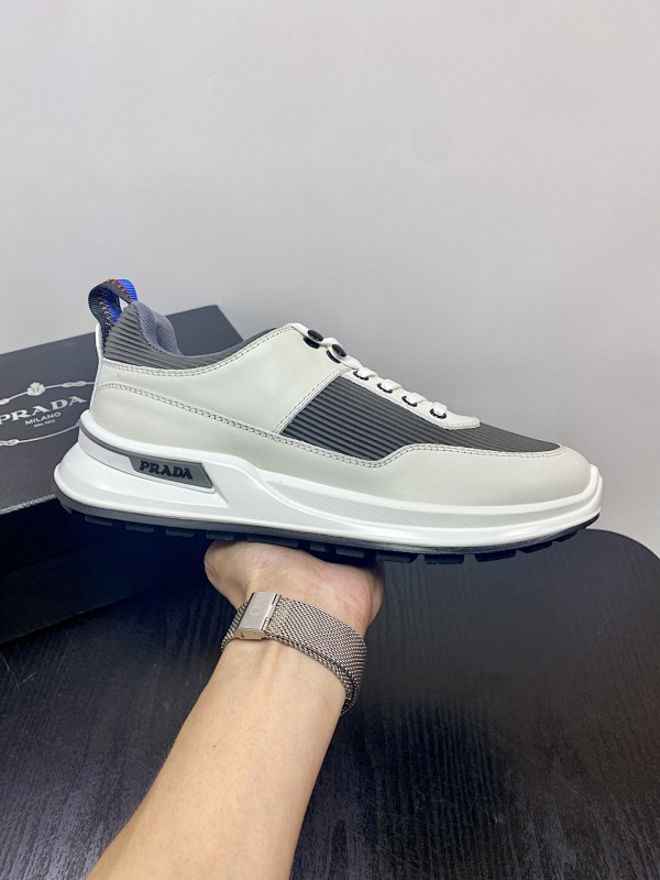 PRADA SHOES (372)