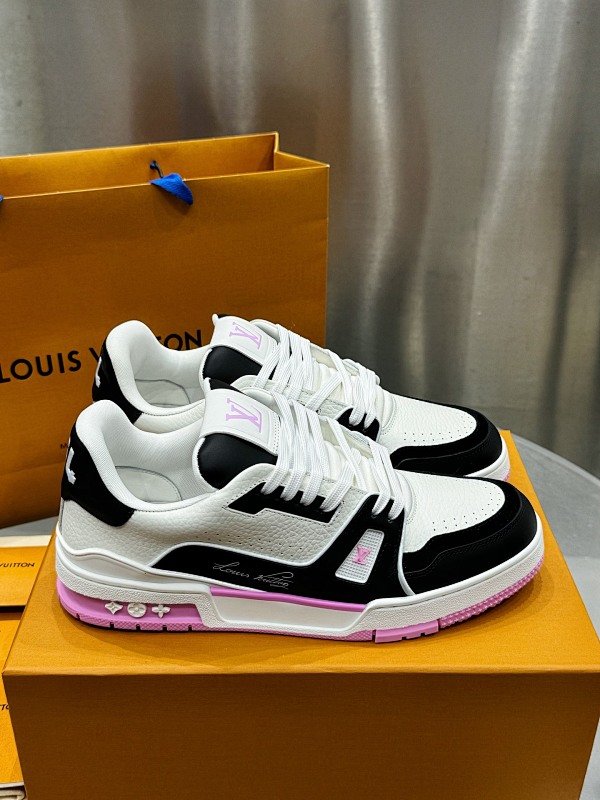 LOUIS VUITTON SNEAKERS (201)