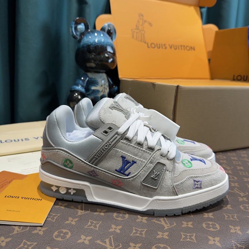 LOUIS VUITTON SNEAKERS (70)