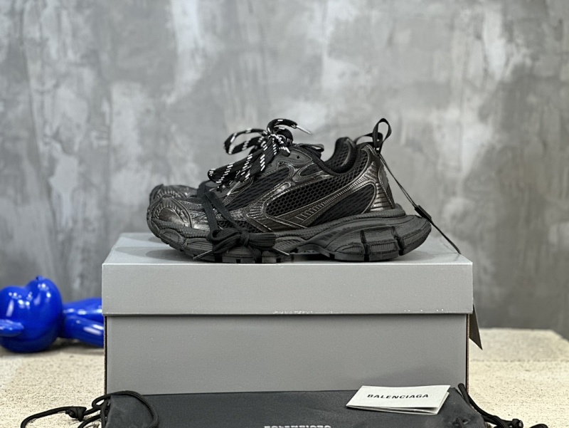 BALENCIAGA SNEAKERS (200)