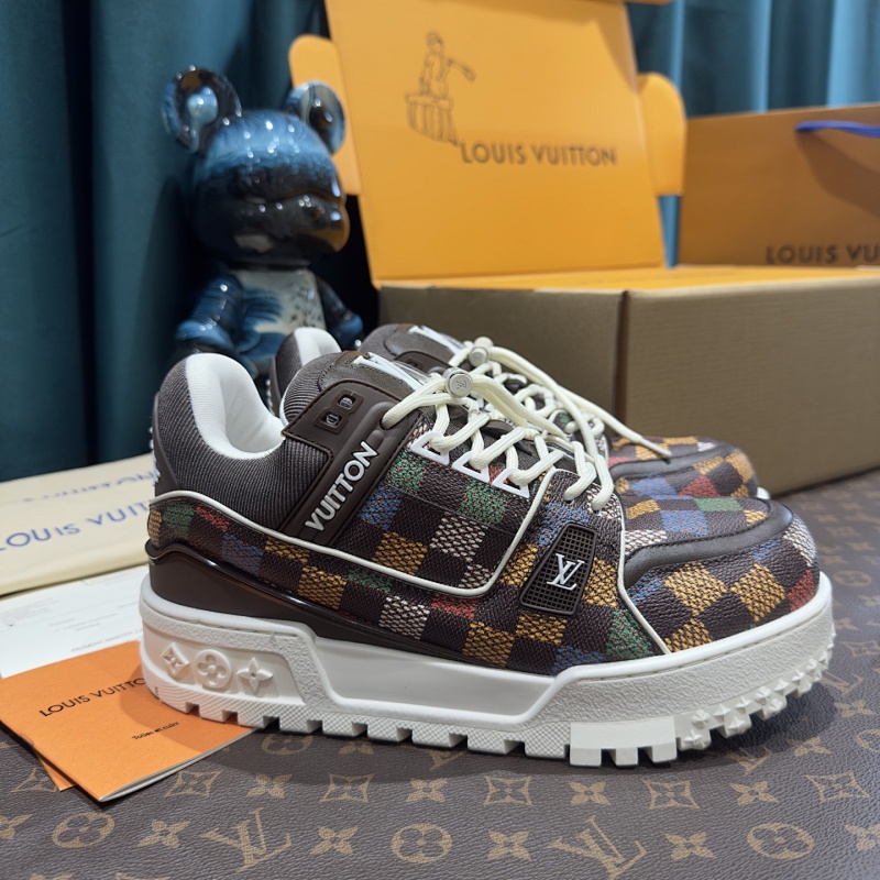 LOUIS VUITTON SNEAKERS (97)