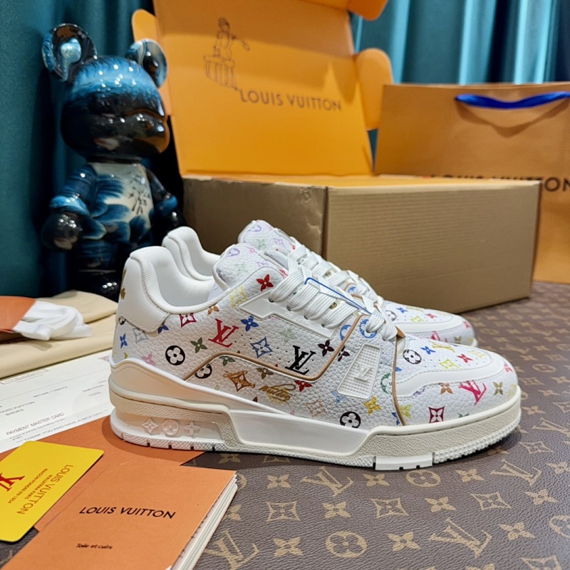LOUIS VUITTON SNEAKERS (132)