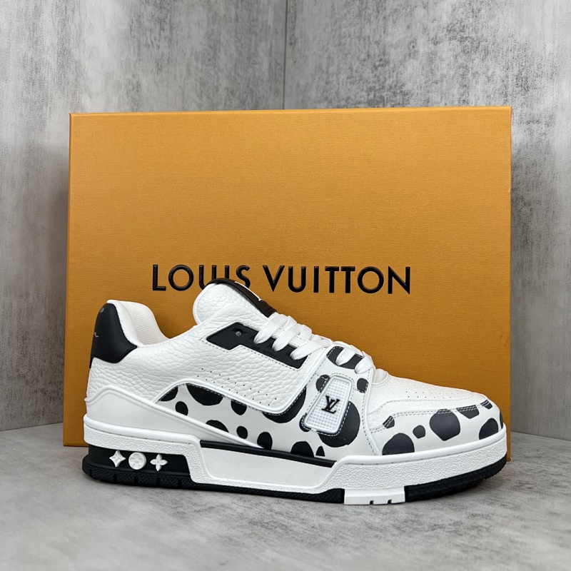 LOUIS VUITTON SHOES (577)