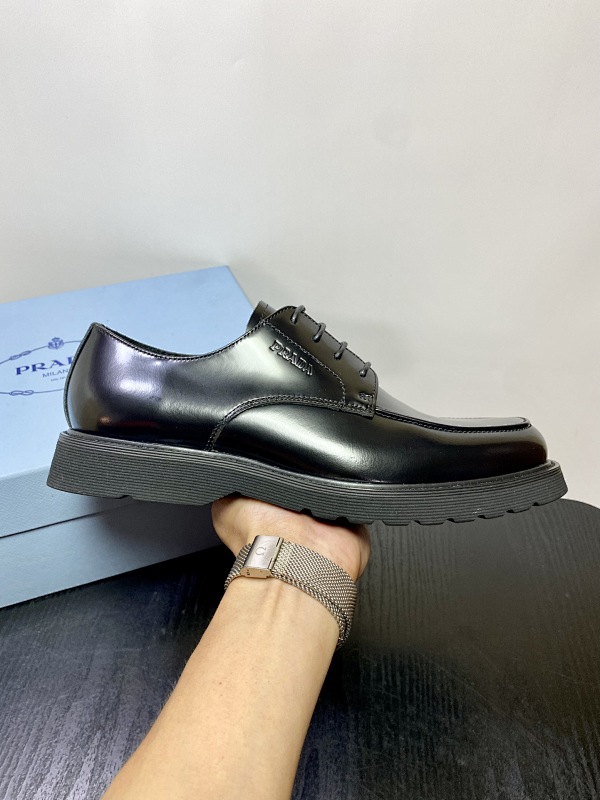 PRADA SHOES (525)
