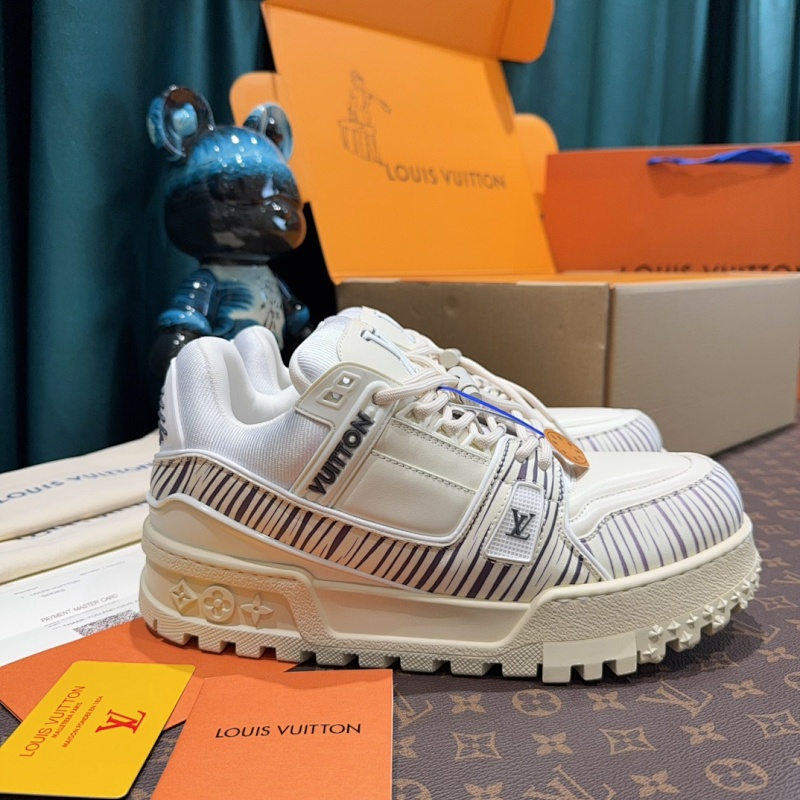 LOUIS VUITTON SNEAKERS (179)