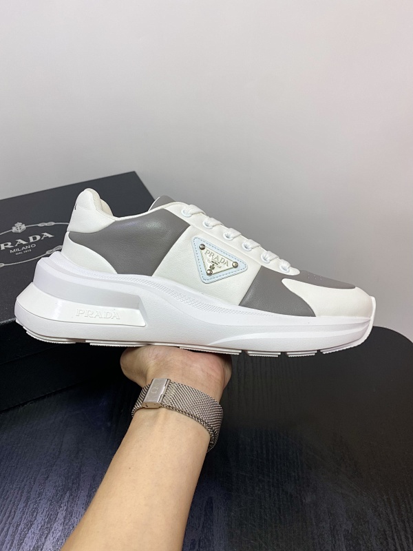 PRADA SHOES (388)