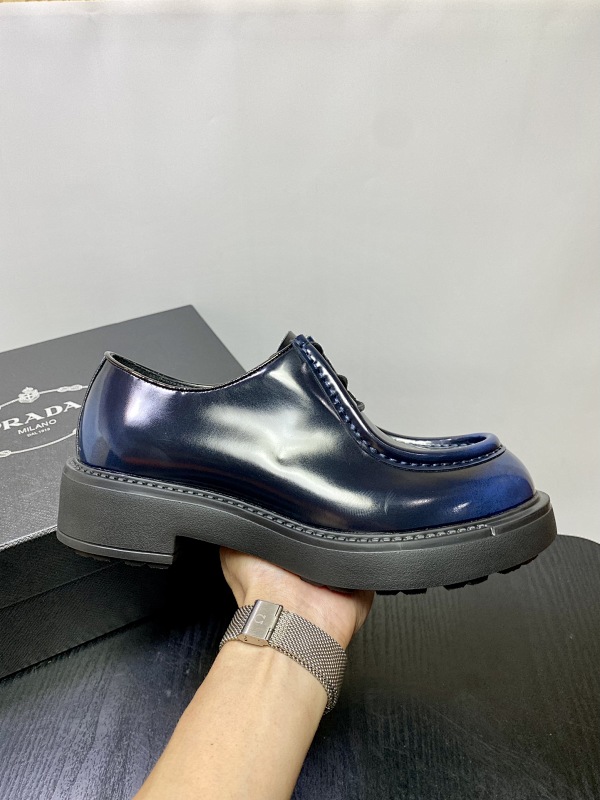 PRADA SHOES (521)