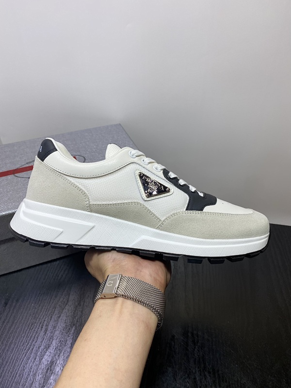 PRADA SHOES (554)
